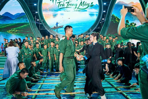 Mơ ước múa sạp lan tỏa như... điệu nhảy Kangnam style