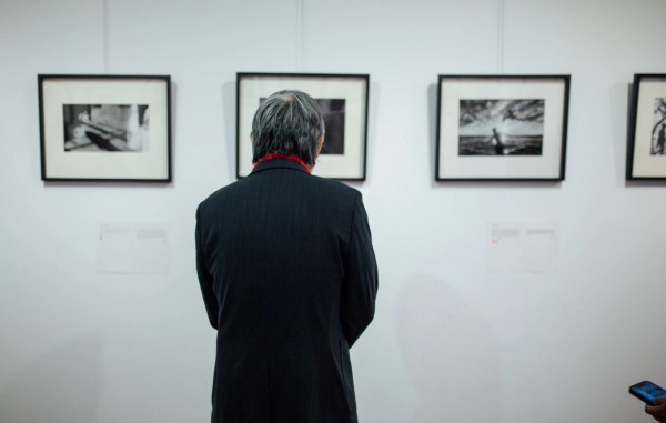 Một không gian dành cho nhiếp ảnh đen trắng thủ công