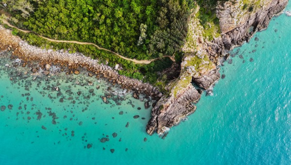 Mũi Vi Rồng: Từ truyền thuyết Cao Biền phá long mạch đến điểm check-in mê hoặc Mũi Vi Rồng: Từ truyền thuyết Cao Biền phá long mạch đến điểm check-in mê hoặc