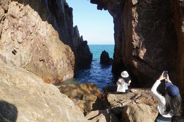 Mũi Vi Rồng: Từ truyền thuyết Cao Biền phá long mạch đến điểm check-in mê hoặc Mũi Vi Rồng: Từ truyền thuyết Cao Biền phá long mạch đến điểm check-in mê hoặc