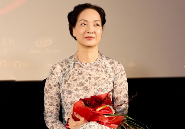 NSND Lê Khanh tuổi 63 vẫn áp lực với nghề, tiết lộ nguyên tắc giữ hôn nhân NSND Lê Khanh tuổi 63 vẫn áp lực với nghề, tiết lộ nguyên tắc giữ hôn nhân