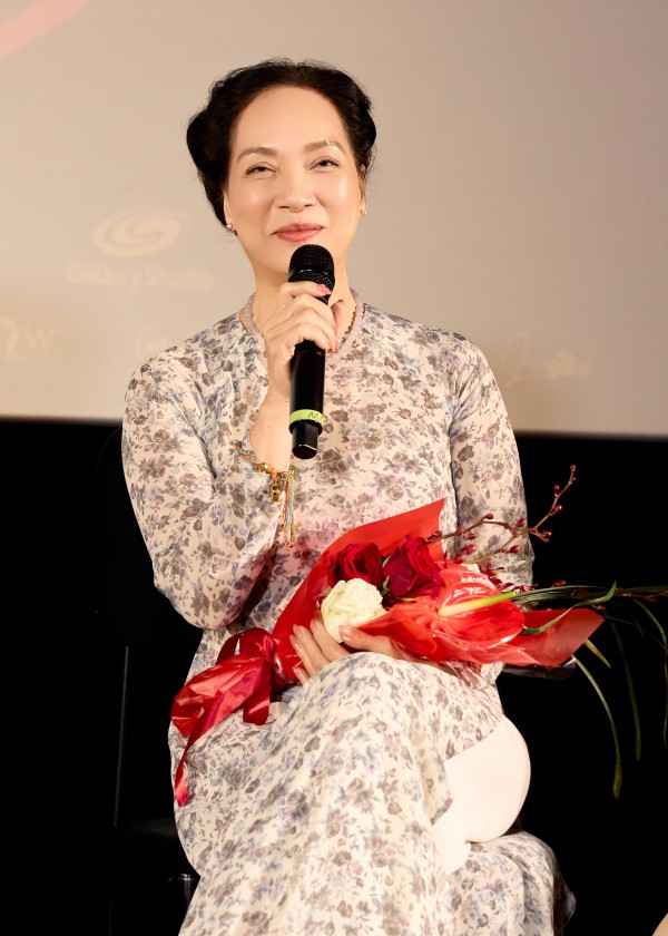 NSND Lê Khanh tuổi 63 vẫn áp lực với nghề, tiết lộ nguyên tắc giữ hôn nhân NSND Lê Khanh tuổi 63 vẫn áp lực với nghề, tiết lộ nguyên tắc giữ hôn nhân