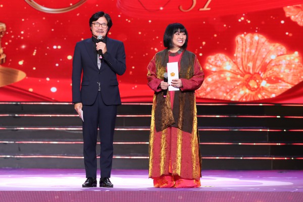 NSND Lệ Thủy, NSƯT Kim Tử Long cùng dàn nghệ sĩ gạo cội hội ngộ