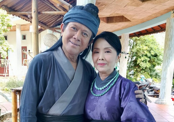 NSƯT Bảo Trí: Những lúc yếu lòng, tôi nghĩ đến vợ để tự nhắc mình 'quay đầu' NSƯT Bảo Trí: Những lúc yếu lòng, tôi nghĩ đến vợ để tự nhắc mình 'quay đầu'