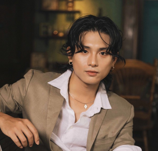 Nam ca sĩ 'ở ẩn' 2 năm, được Văn Mai Hương, Mono ủng hộ ngày trở lại Nam ca sĩ 'ở ẩn' 2 năm, được Văn Mai Hương, Mono ủng hộ ngày trở lại