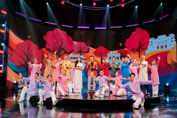 Nghệ sĩ trong nước và quốc tế tham gia 'Xin chào Việt Nam' Nghệ sĩ trong nước và quốc tế tham gia 'Xin chào Việt Nam'