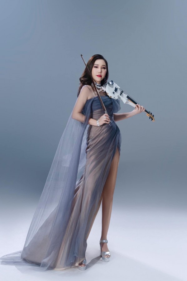 Nghệ sĩ violin Jmi Ko: ‘Âm nhạc sẽ truyền tải vẻ đẹp Việt Nam hoàn hảo nhất