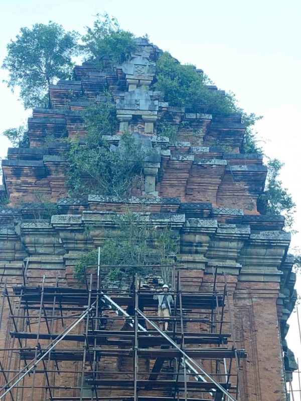 Nghe tháp nghìn năm kể chuyện