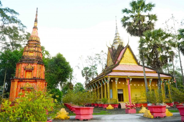 Ngôi chùa gần 200 tuổi trong 'cánh đồng chó ngáp'