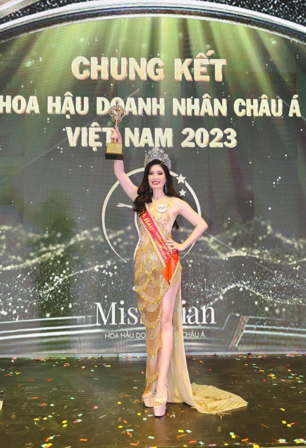 Người đẹp Lê Thị Thơ đăng quang Hoa hậu doanh nhân châu Á Việt Nam 2023