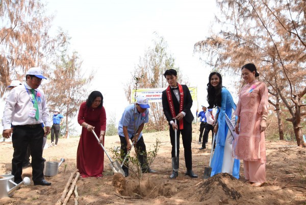 Người mẫu Quốc Bảo, Hoa hậu Thanh Hà chung tay quảng bá du lịch biển Bến Tre