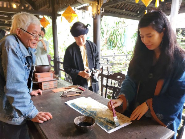 Người trẻ giữ hồn xưa: Mang giấy dó 'về nguồn'