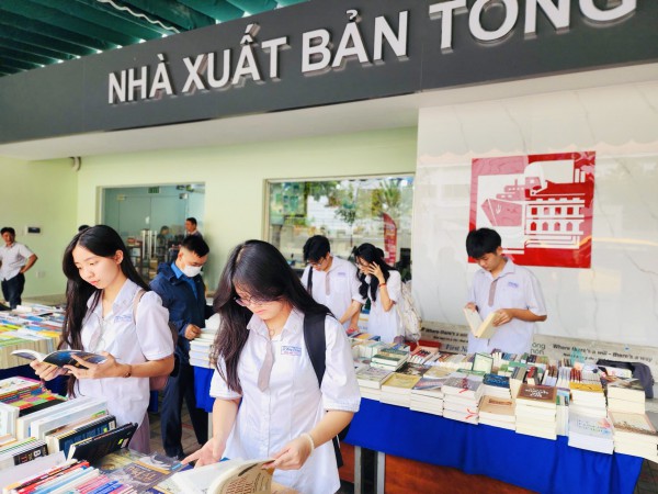 Người trẻ và văn hóa đọc: Đọc sách không cô đơn