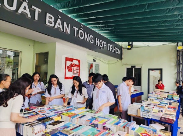 Người trẻ và văn hóa đọc: Đọc sách không cô đơn