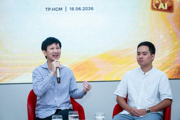 Nguyễn Phan Quang Bình tiết lộ nguyên tắc khi thực hiện 'Hộ linh tráng sĩ' Nguyễn Phan Quang Bình tiết lộ nguyên tắc khi thực hiện 'Hộ linh tráng sĩ'