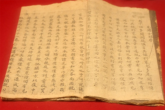 Nhà Lê sơ làm trong sạch chốn quan trường: Quan ngự sử từ vàng, không đổi di chiếu Nhà Lê sơ làm trong sạch chốn quan trường: Quan ngự sử từ vàng, không đổi di chiếu