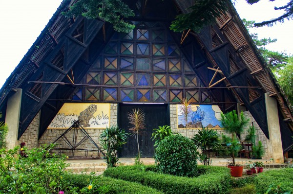 Nhà thờ Cam Ly - Khi Chúa và Yàng cùng chung một mái nhà