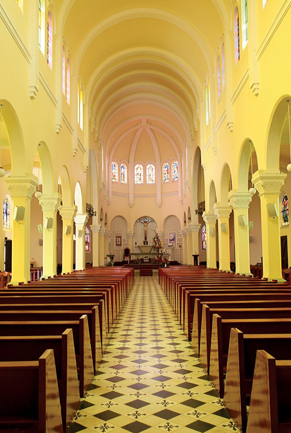 Nhà thờ Con Gà và mối tình trong 'Bài thánh ca buồn'