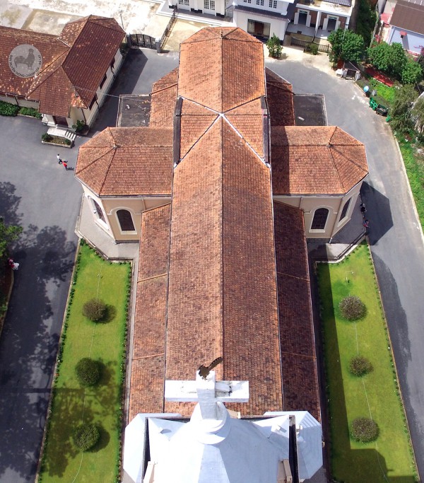 Nhà thờ Con Gà và mối tình trong 'Bài thánh ca buồn'