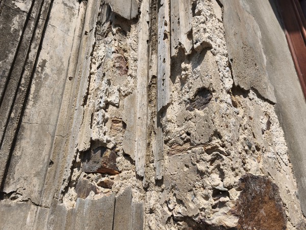 Nhà thờ đá Tùng Sơn lưu giữ nhiều thánh tích từ Công giáo Rôma