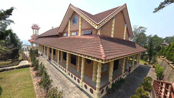 Nhà thờ mang dáng dấp đình, chùa độc nhất vô nhị ở Đà Lạt