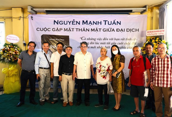 Nhà văn Nguyễn Mạnh Tuấn và câu chuyện đi tìm người anh liệt sĩ sau 40 năm