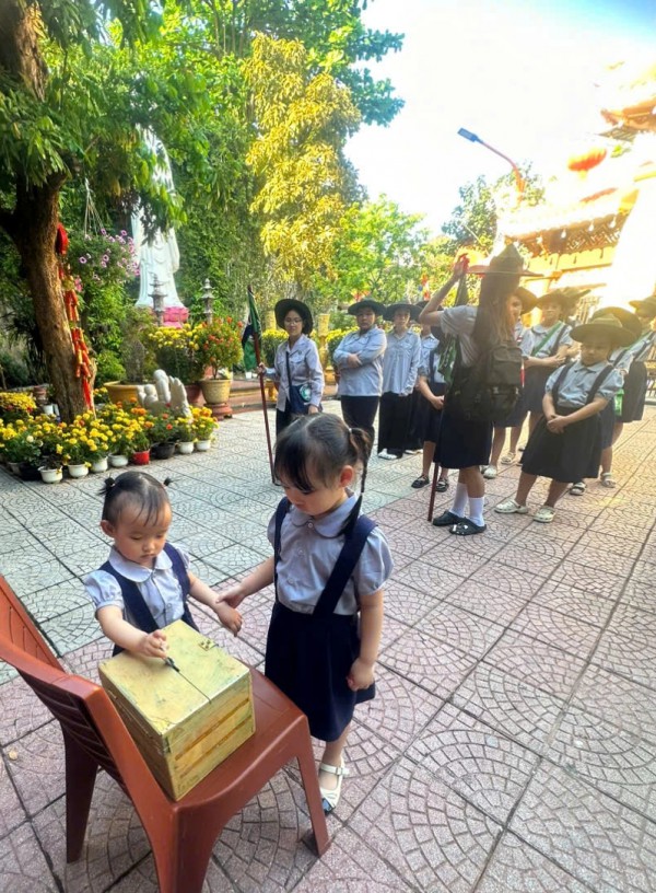 Những hạt mầm yêu thương Những hạt mầm yêu thương