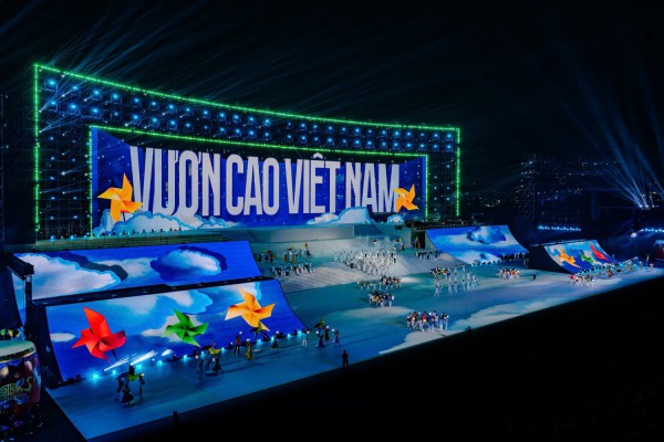 Những hình ảnh hoành tráng của chương trình nghệ thuật đặc biệt thu hút 20 ngàn khán giả