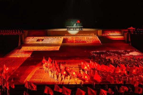 Những hình ảnh hoành tráng của chương trình nghệ thuật đặc biệt thu hút 20 ngàn khán giả