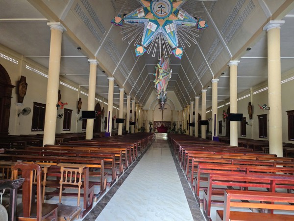 Những nhà thờ độc đáo: Kỳ bí tháp chuông 800 tấn ở nhà thờ Cái Mơn