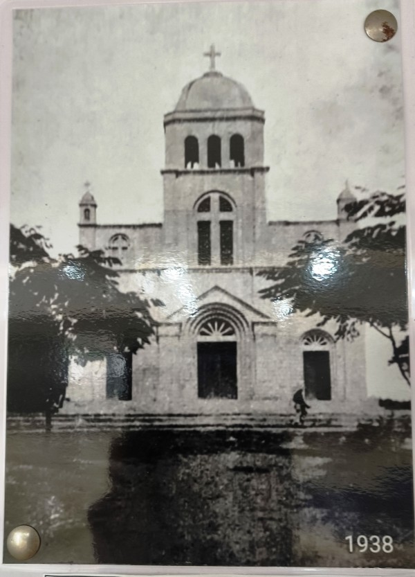 Những nhà thờ độc đáo: Nơi lưu giữ trang rửa tội của thi sĩ Hàn Mặc Tử Những nhà thờ độc đáo: Nơi lưu giữ trang rửa tội của thi sĩ Hàn Mặc Tử