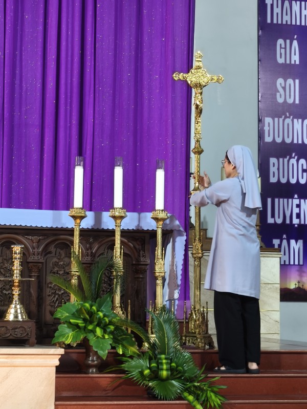 Những nhà thờ độc đáo: Nơi lưu giữ trang rửa tội của thi sĩ Hàn Mặc Tử Những nhà thờ độc đáo: Nơi lưu giữ trang rửa tội của thi sĩ Hàn Mặc Tử