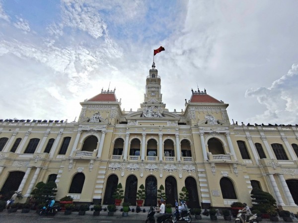 Những tháp đồng hồ cổ: Chứng nhân thời gian giữa lòng TP.HCM