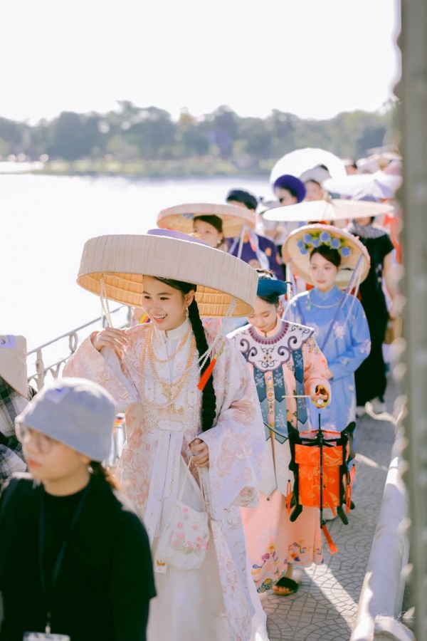 Nở rộ lễ hội thời trang đường phố Nở rộ lễ hội thời trang đường phố