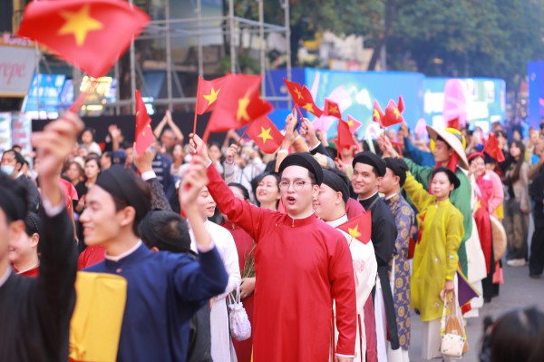 Nở rộ lễ hội thời trang đường phố Nở rộ lễ hội thời trang đường phố