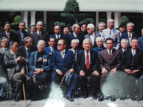 Phan Tư Nghĩa - người trí thức trong Quốc hội Phan Tư Nghĩa - người trí thức trong Quốc hội