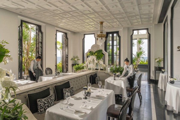 'Phù thủy thiết kế' Bill Bensley và sao Michelin quy tụ tại Đà Nẵng 'Phù thủy thiết kế' Bill Bensley và sao Michelin quy tụ tại Đà Nẵng