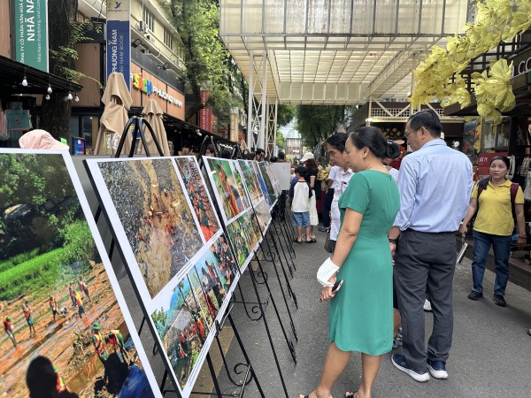 Phường Sài Gòn nói về đề nghị thu hồi giấy phép bãi giữ xe Đường sách TP.HCM