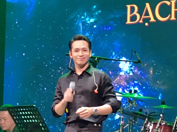 Phương Thanh làm bùng nổ cả đêm thiện nguyện