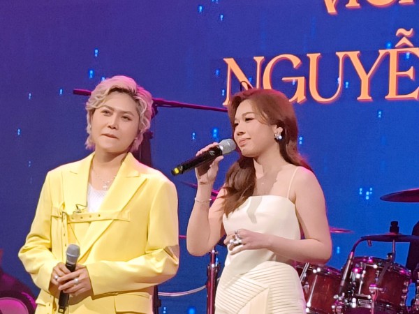 Phương Thanh làm bùng nổ cả đêm thiện nguyện