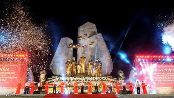 Quảng Bình tổ chức dày đặc sự kiện kỷ niệm 65 năm ngày Bác Hồ về thăm