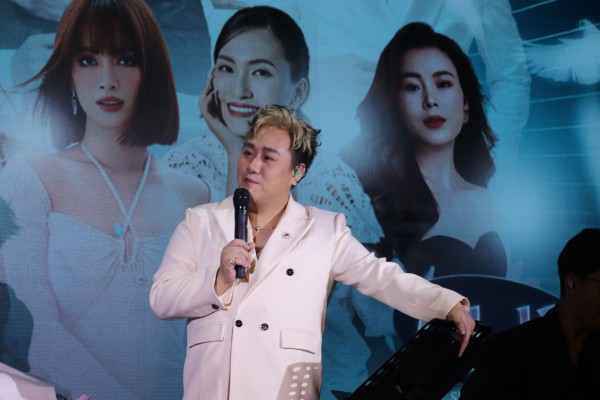 Quang Dũng, Hà Nhi trình diễn thăng hoa trong đêm nhạc 'Thương về miền Trung'