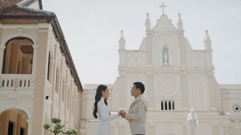 Quang Dũng mời hoa hậu Mai Phương về Quy Nhơn quảng bá du lịch quê nhà