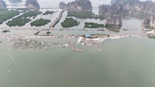 Rác thải 'uy hiếp' vịnh Hạ Long