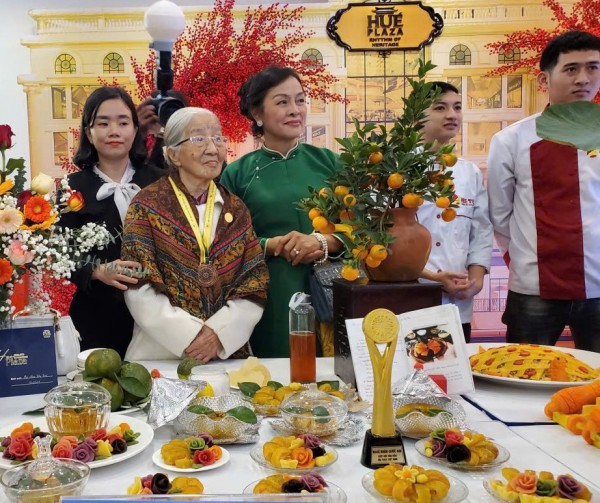 Sang trọng bánh tứ quý cung đình Huế Sang trọng bánh tứ quý cung đình Huế