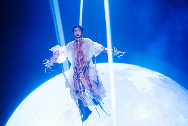 Soobin cháy hết mình trong concert, cùng fan quyên góp hơn 1,2 tỉ đồng cho miền Trung Soobin cháy hết mình trong concert, cùng fan quyên góp hơn 1,2 tỉ đồng cho miền Trung