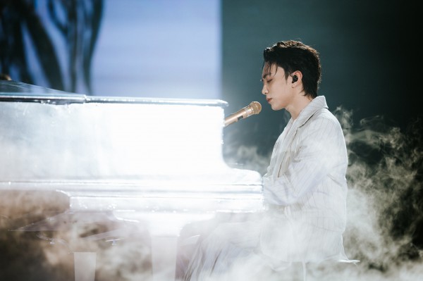 Soobin cháy hết mình trong concert, cùng fan quyên góp hơn 1,2 tỉ đồng cho miền Trung Soobin cháy hết mình trong concert, cùng fan quyên góp hơn 1,2 tỉ đồng cho miền Trung