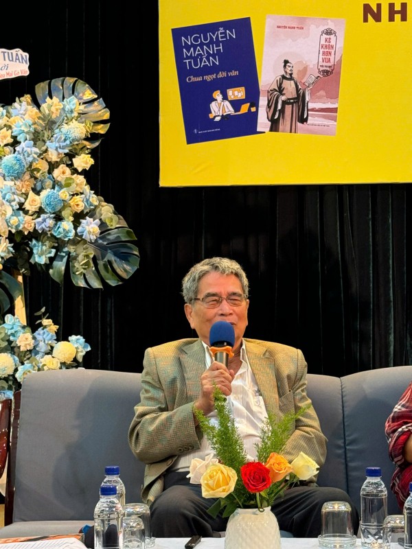 Tác giả 'Cù lao tràm' Nguyễn Mạnh Tuấn nói về chuyện 'sẽ gác bút...'