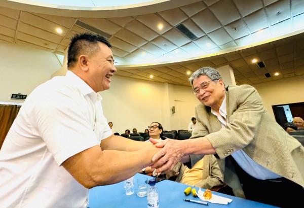 Tác giả 'Cù lao tràm' Nguyễn Mạnh Tuấn nói về chuyện 'sẽ gác bút...'