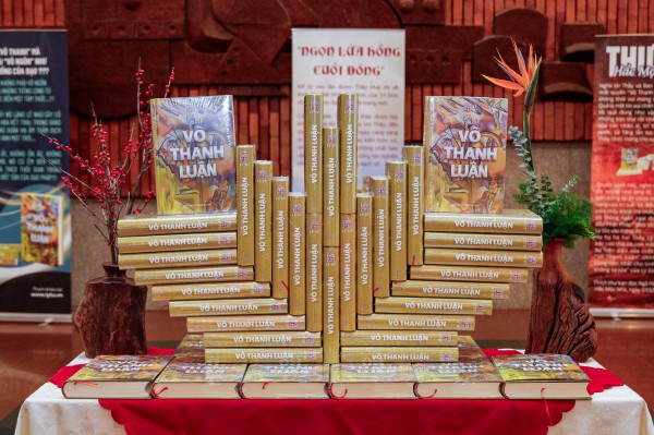 Tác giả Lý Tứ ra mắt 2 tác phẩm mới về Phật pháp Tác giả Lý Tứ ra mắt 2 tác phẩm mới về Phật pháp